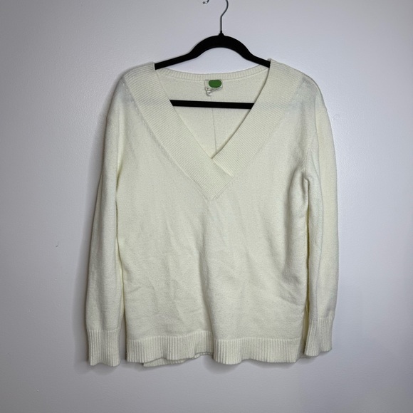 Anthropologie Sweaters - Anthropologie White V Neck Sweater XS Extra Small